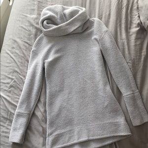 White turtle neck long sweater